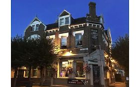 Forest Gate Hotel - Free Parking Limited Spaces